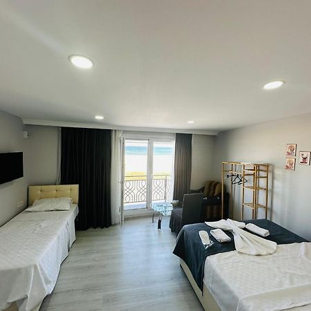 Holiday Beach Hotel Arnavutkoy ภายนอก รูปภาพ